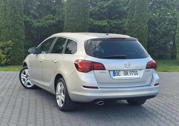 Opel Astra cena 25999 przebieg: 147200, rok produkcji 2011 z Górzno małe 379
